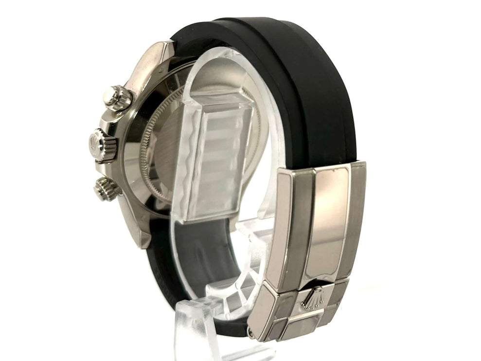 Rückansicht einer Rolex Daytona 116519LN Weißgold mit schwarzem Oysterflex-Band und 18 kt Weißgold Faltschließe.