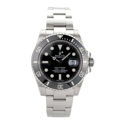 Rolex Submariner Date 116610LN Edelstahl mit schwarzem Zifferblatt und drehbarer Lünette, poliertem Armband.
