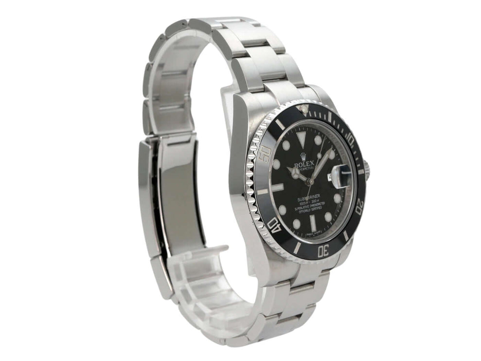 Rolex Submariner Date 116610LN auf Edelstahlarmband mit schwarzem Zifferblatt und drehbarer Lünette.