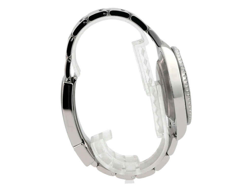 Rolex Submariner Date 116610LN seitliche Ansicht des Edelstahlgehäuses mit poliertem und satiniertem Band.