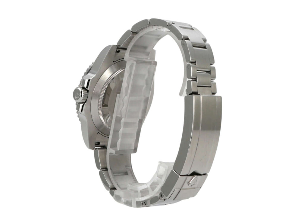 Seitenansicht der Rolex Submariner Date 116610LN mit Edelstahlband und drehbarer Lünette.