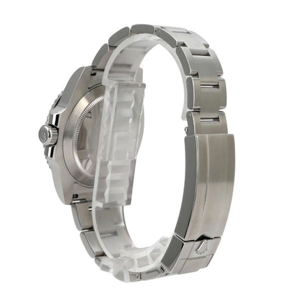 Rolex Submariner Date 116610LN seitlich mit Oyster Edelstahlband und Sicherheitsschließe.