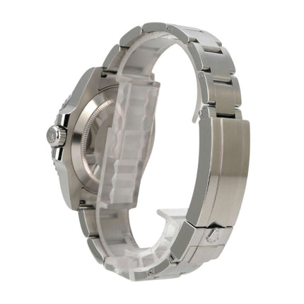 Präsentationsaufnahme der Rolex Submariner Date 116610LN in der Originalverpackung mit Papieren.