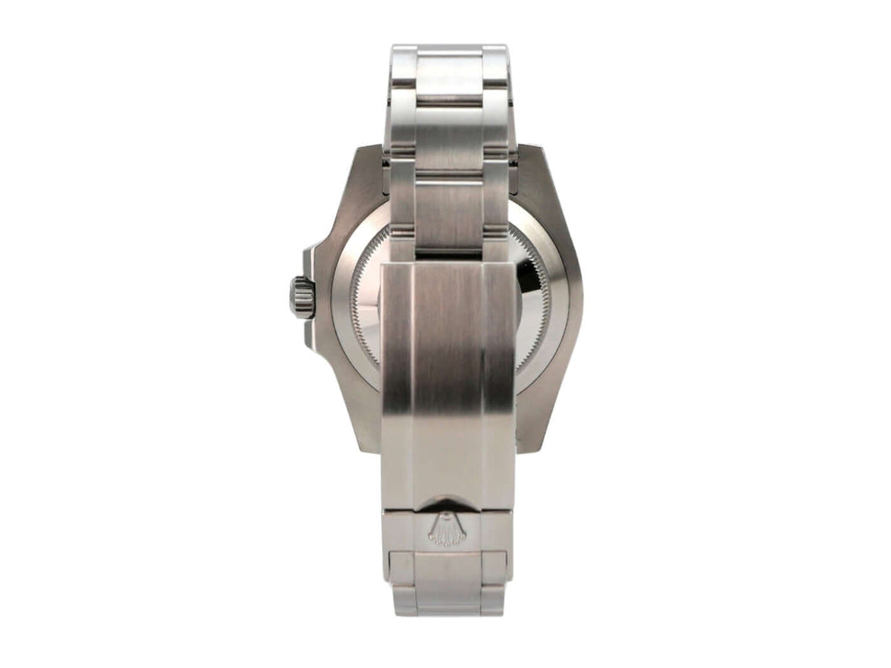 Elegante Darstellung der Rolex Submariner Date 116610LN, die den Charme und die Handwerkskunst des Modells zeigt.