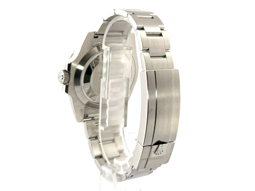 Rückseite der Rolex Submariner Date 116610LN mit Edelstahlarmband und Sicherheitsfaltschließe.