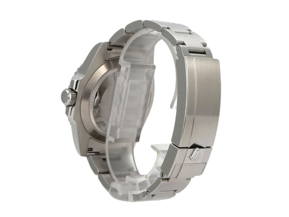 Seitenansicht der Rolex Submariner Date 116610LN mit poliertem Edelstahlband und Sicherheitsfaltschließe.