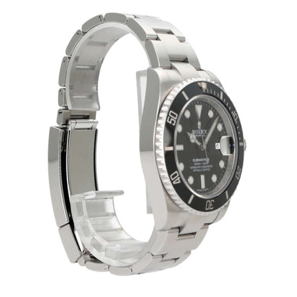Rolex Submariner Date 116610LN Edelstahl mit schwarzem Zifferblatt und Oyster Armband, seitliche Ansicht.