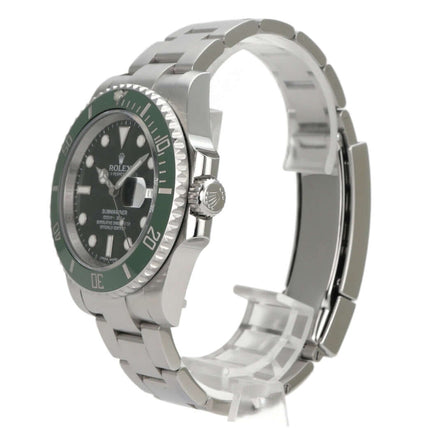 Rolex Submariner Date 116610LV in Edelstahl mit grünem Zifferblatt und Keramikuhr, seitliche Ansicht.