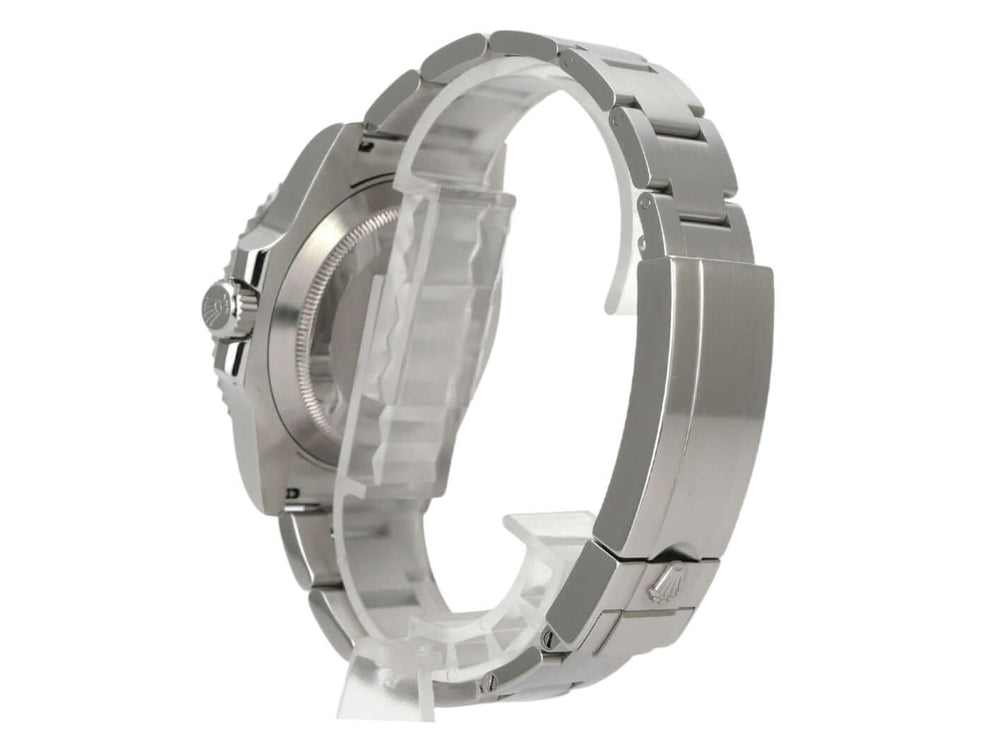 Seitenansicht der Rolex Submariner Date 116610LV mit Oyster-Edelstahlband und poliertem Gehäuse