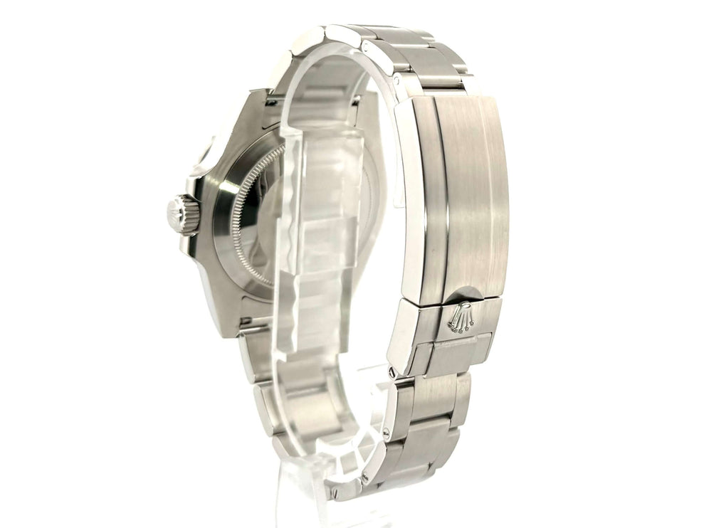 Rückansicht der Rolex Submariner Date LV 116610LV aus poliertem und satiniertem Edelstahl mit Oysterband und Sicherheitsfaltschließe.