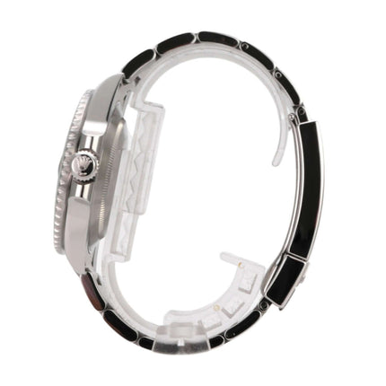 Rollex Submariner Date 116610LV Ansicht von der Seite, Edelstahlgehäuse, schwarzes und grünes Armband.