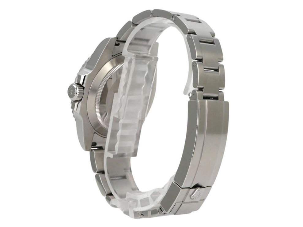 Rolex Submariner Date 116610LV: Seitenansicht des Armbands aus Edelstahl mit polierter und satiniertem Finish.