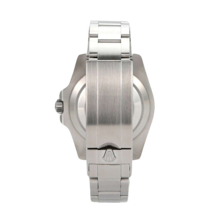 Rückansicht der Rolex Submariner Date 116610LV mit polierter und satinierter Edelstahlband.