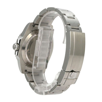 Rolex Submariner Date 116610LV seitliche Ansicht des Edelstahlarmbands und Gehäuses.