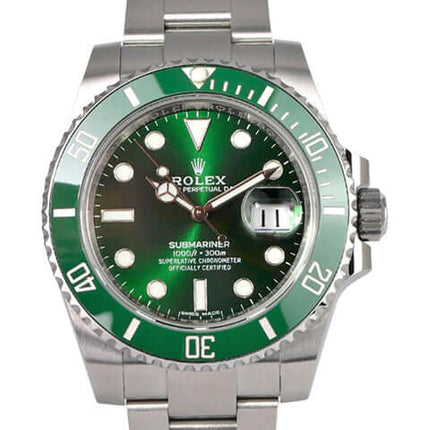 Rolex Submariner Date 116610LV mit grünem Zifferblatt und Edelstahlband, poliert und satiniert.