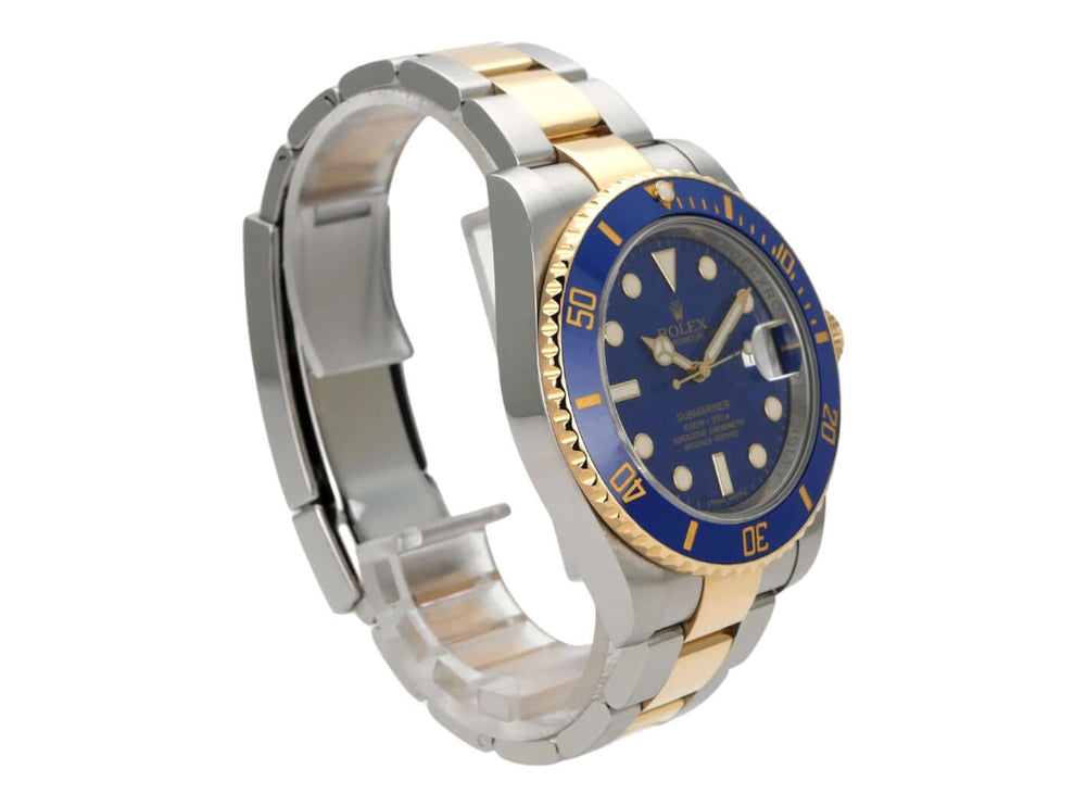 Rolex Submariner Date 116613LB Edelstahl Gelbgold Uhr mit blauem Zifferblatt und goldener Lünette.