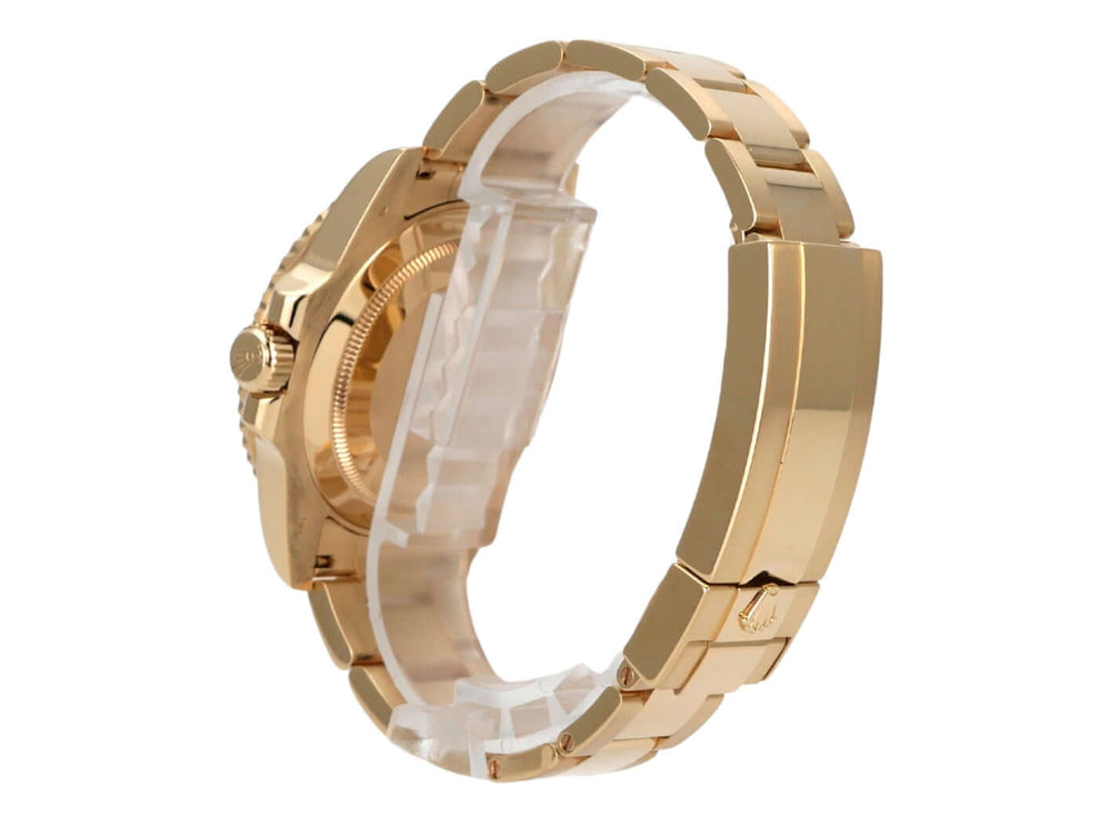 Rolex Submariner Date Gelbgold 116618LN seitliche Ansicht mit 18 Karat Gelbgold Armband und polierter Oberfläche