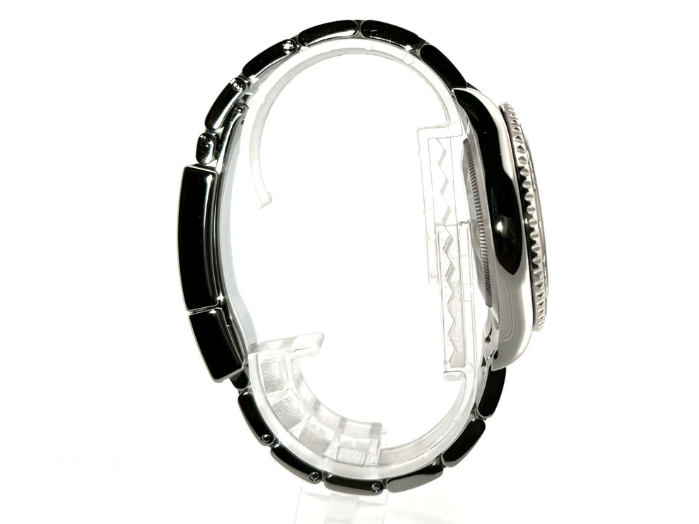 Rolex Yacht-Master 116622 Seitenansicht, Edelstahl Gehäuse und Platin Lünette, Oyster Armband poliert und satiniert.