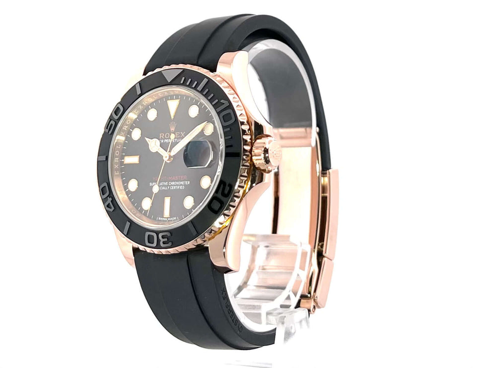 Rolex Yacht-Master 116655 Everose-Gold, schwarzes Zifferblatt, 18 kt Everose-Gold Lünette, Oyster Kautschukband, eleganter Luxusuhr-Design.