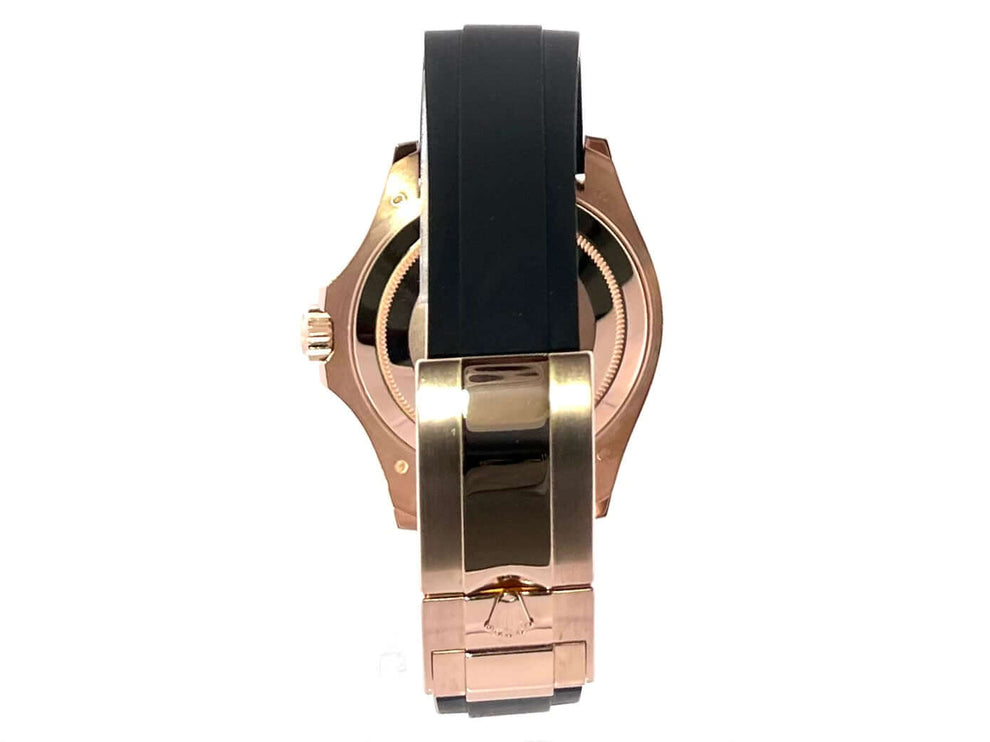 Rückansicht der Rolex Yacht-Master 116655 Everose-Gold mit Oyster Kautschukband und Sicherheitsfaltschließe