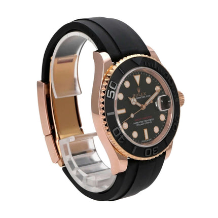 Rolex Yacht-Master 116655 Everose-Gold mit schwarzem Zifferblatt, Oyster-Kautschukband und Everose-Gold-Lünette