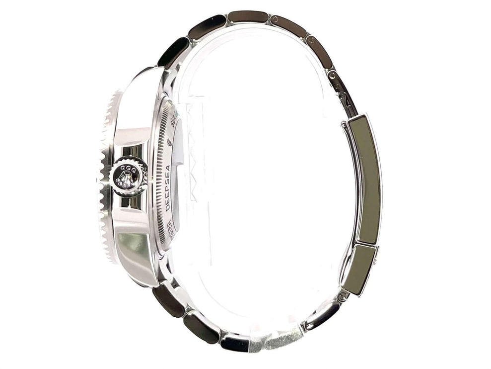 Seitenansicht der Rolex Sea-Dweller Deepsea 116660 mit poliertem Edelstahlgehäuse und Oyster-Armband