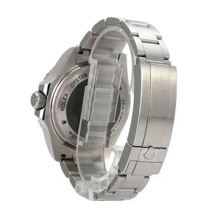 Rolex Sea-Dweller Deepsea 116660 seitliche Ansicht mit Gehäuse und Armband aus Edelstahl.