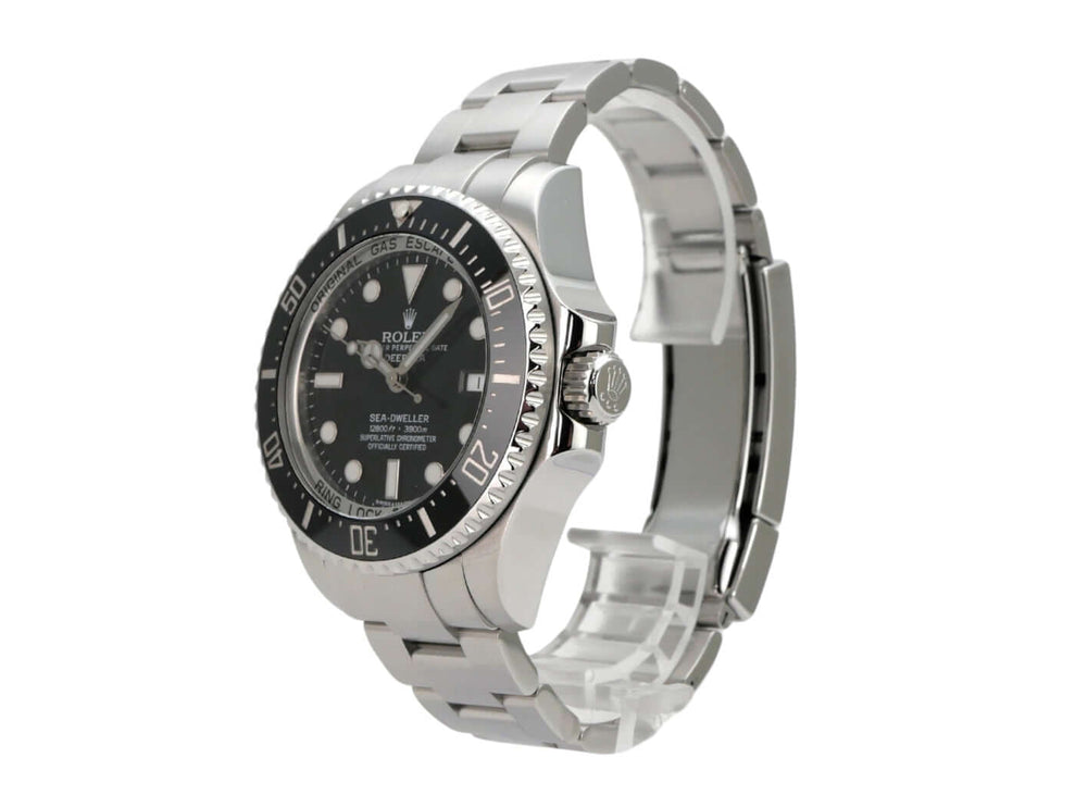 Rolex Sea-Dweller Deepsea 116660 Uhrenmodell mit Edelstahlarmband und schwarzem Zifferblatt.