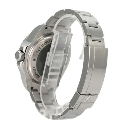 Rolex Sea-Dweller Deepsea 116660 seitliche Ansicht des Edelstahlgehäuses und Armbands.