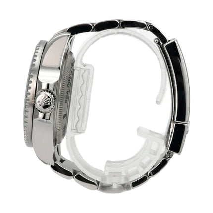Rolex Sea-Dweller Deepsea 116660 seitliche Ansicht mit Edelstahl-Gehäuse und schwarzem Keramik-Einsatz.