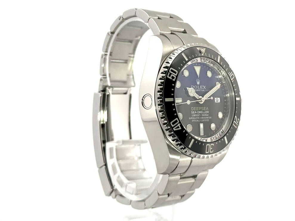 Rolex Sea-Dweller Deepsea 116660 D-Blue aus Edelstahl mit Heliumventil und blau/schwarzem Zifferblatt, einseitig drehbare Lünette mit 60-Minuten-Skala