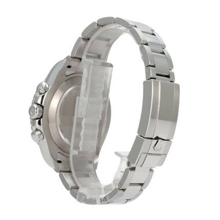 Seitenansicht der Rolex Yacht-Master II 116680 mit polierter und satinierten Edelstahlband.