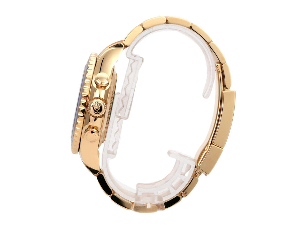 Rolex Yacht-Master II Gelbgold 116688 aus 2021, Seitenansicht mit 18 kt Gelbgold und Oyster-Armband