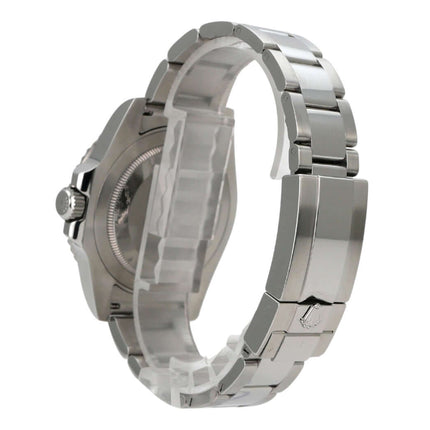 Rolex GMT-Master II Edelstahl 116710BLNR seitliche Ansicht des Edelstahlarmbands und Gehäuses.