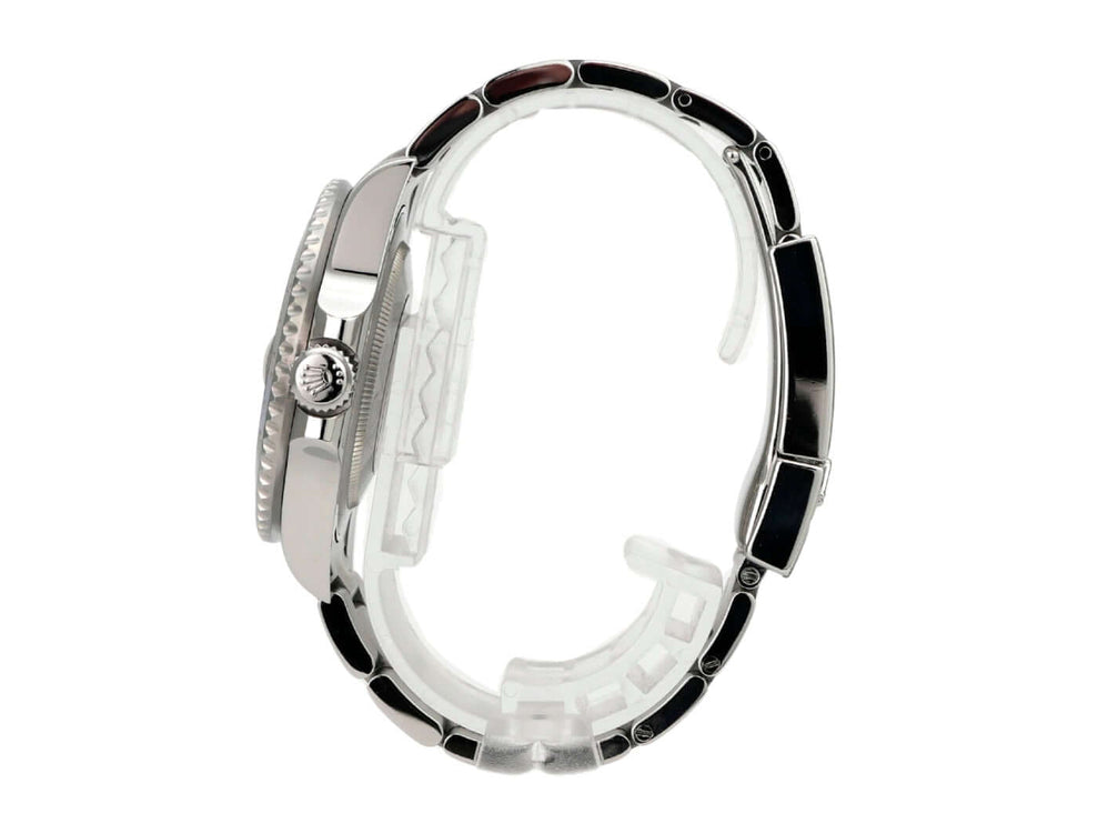 Rolex GMT-Master II Edelstahl 116710BLNR seitliche Ansicht des Edelstahlarmbands und der Gehäusekonstruktion.