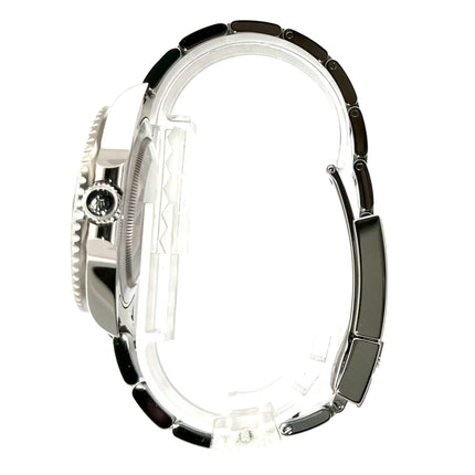 Seitenansicht Rolex GMT-Master II Edelstahl Ref. 116710BLNR aus 2018, Edelstahlgehäuse und Oyster Edelstahlband.