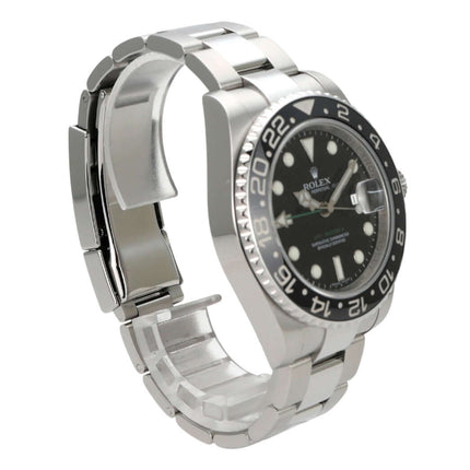 Rolex GMT-Master II Edelstahl 116710LN: Polierte und satinierte Edelstahl-Uhr mit schwarzem Zifferblatt.