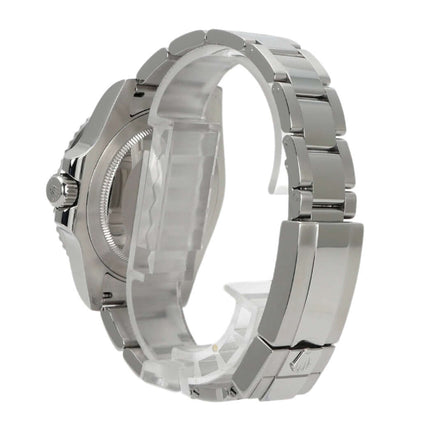 Rolex GMT-Master II Edelstahl 116710LN seitliche Ansicht mit Oyster-Armband und poliertem Gehäuse.