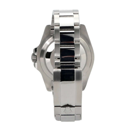 Rolex GMT-Master II Edelstahl 116710LN, seitliche Ansicht des Gehäuses und des Armbands aus poliertem Edelstahl.