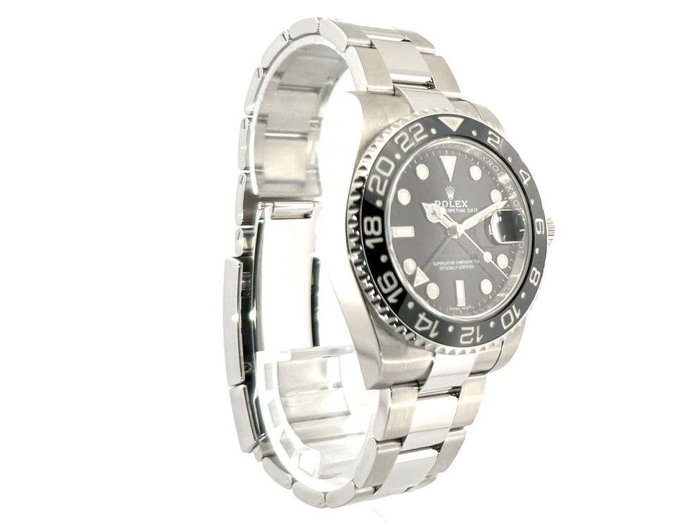 Rolex GMT-Master II 116710LN aus Edelstahl, schwarzes Zifferblatt und Lünette mit 24-Stunden-Skala, poliertes und satiniertes Oysterband.