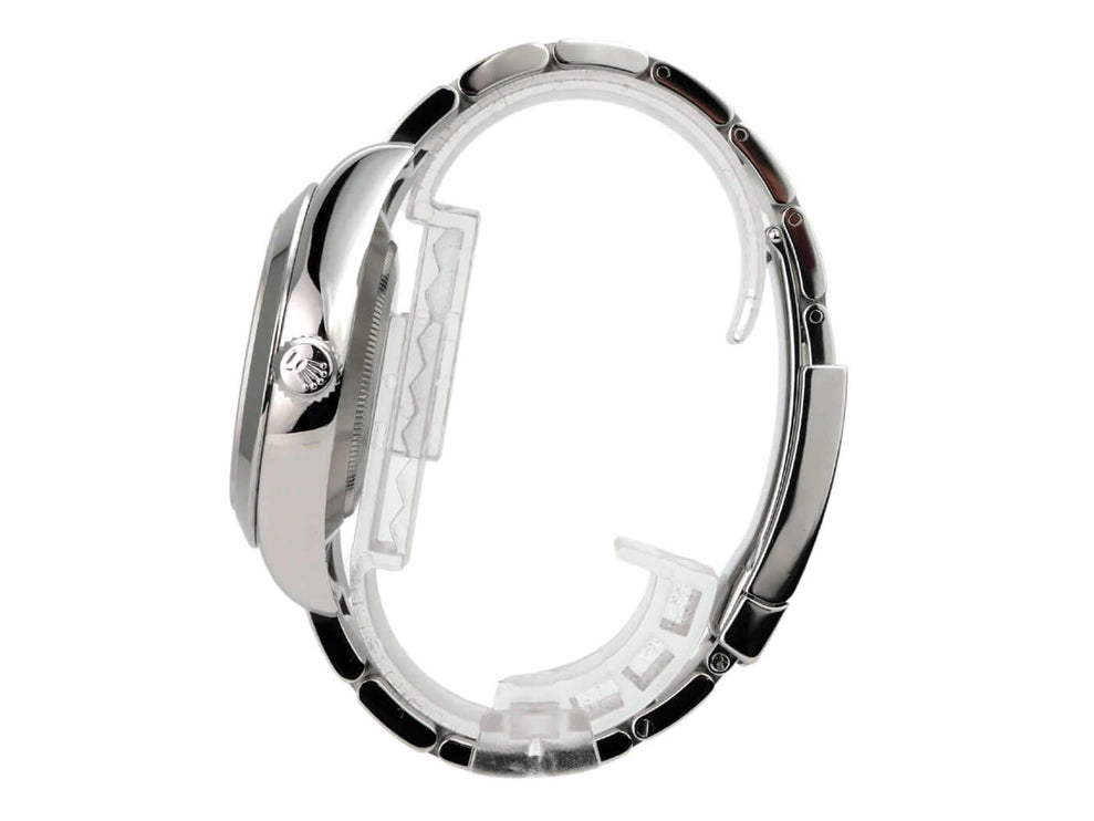 Seitenansicht der Rolex Oyster Perpetual Air-King 116900 mit poliertem Edelstahlarmband und Gehäuse.