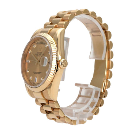 Rolex Day-Date 36 Gelbgold 118238 Champagner Diamant mit champagnerfarbenem Zifferblatt und Präsident-Armband.