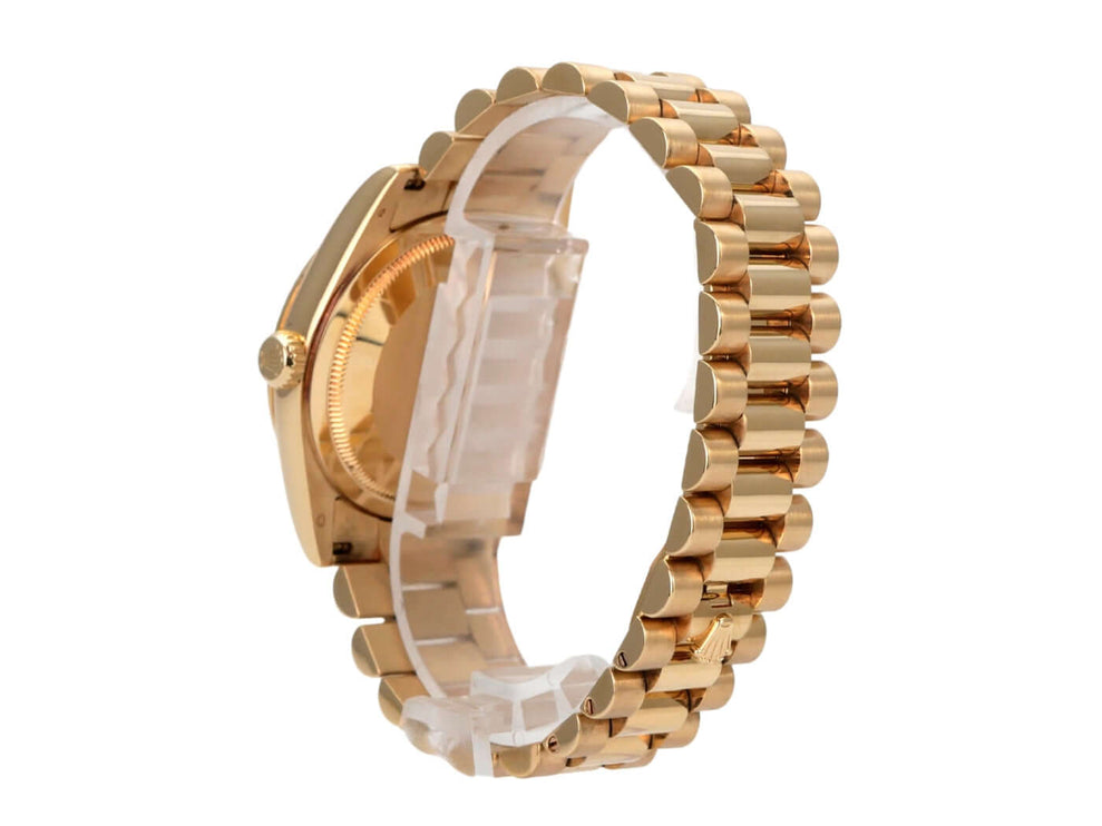 Seitenansicht der Rolex Day-Date 36 Gelbgold 118238 Champagner Diamant mit poliertem Armband aus 18 kt Gelbgold.