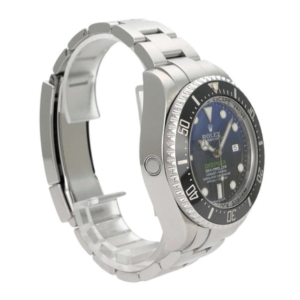 Rolex Sea-Dweller Deepsea 116660 D-Blue mit Edelstahlgehäuse und schwarzer Keramikeinlage, seitliche Ansicht.