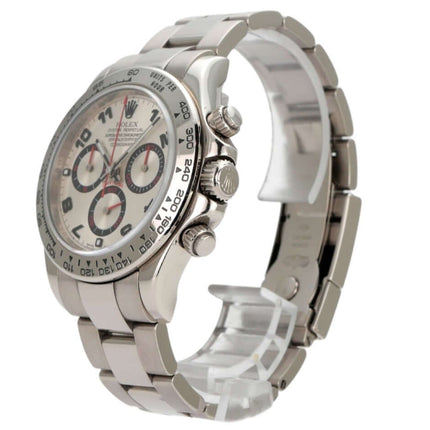 Rolex Cosmograph Daytona 116509 aus 18 kt Weißgold mit silbernem Zifferblatt und poliertem Armband.