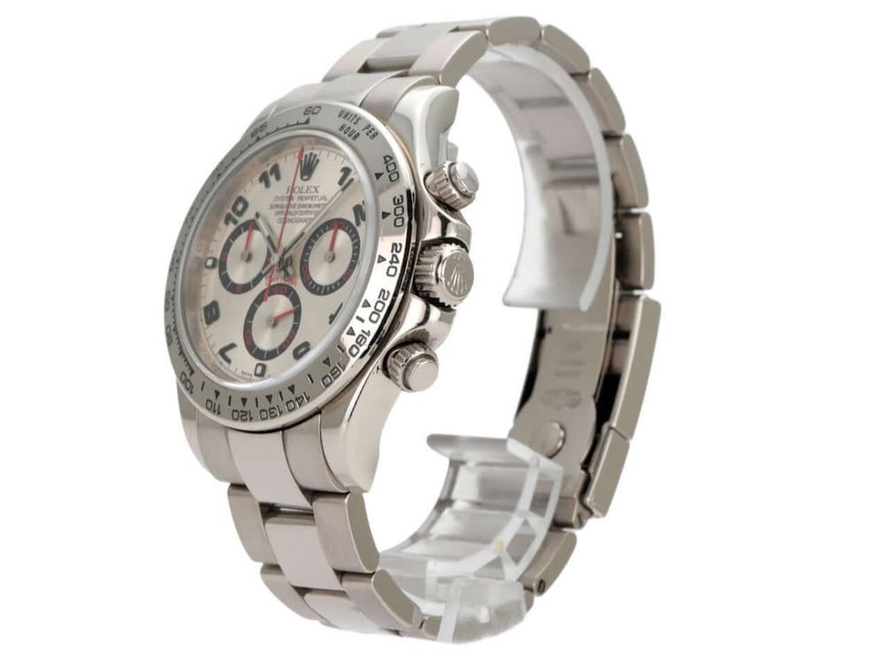 Rolex Cosmograph Daytona 116509 aus 18 kt Weißgold mit silbernem Zifferblatt und poliertem Armband.
