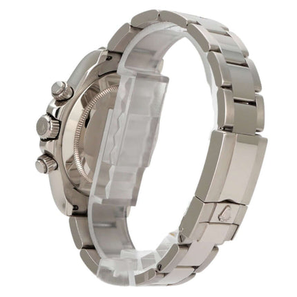 Seitenansicht der Rolex Cosmograph Daytona 116509 mit poliertem 18 kt Weißgoldarmband und Gehäuse.