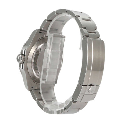 Rückansicht des Rolex Submariner 124060 Edelstahlgehäuses und Armbands mit Sicherheitsfaltschließe.