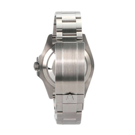 Rückseite des Rolex Submariner 124060 No Date mit Edelstahl-Oysterband und Sicherheitsfaltschließe.