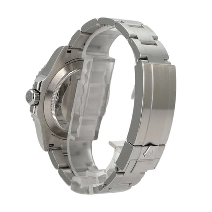 Rolex Submariner 124060 Edelstahlgehäuse und Oysterband, seitliche Ansicht, poliert und satiniert.